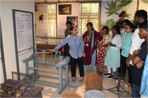 Demonstration oncoir processing Central Coir Research Institute, Alappuzha